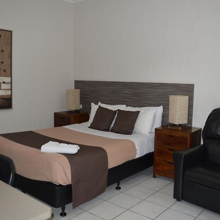 Mid City Motor Inn Gladstone Rum bild