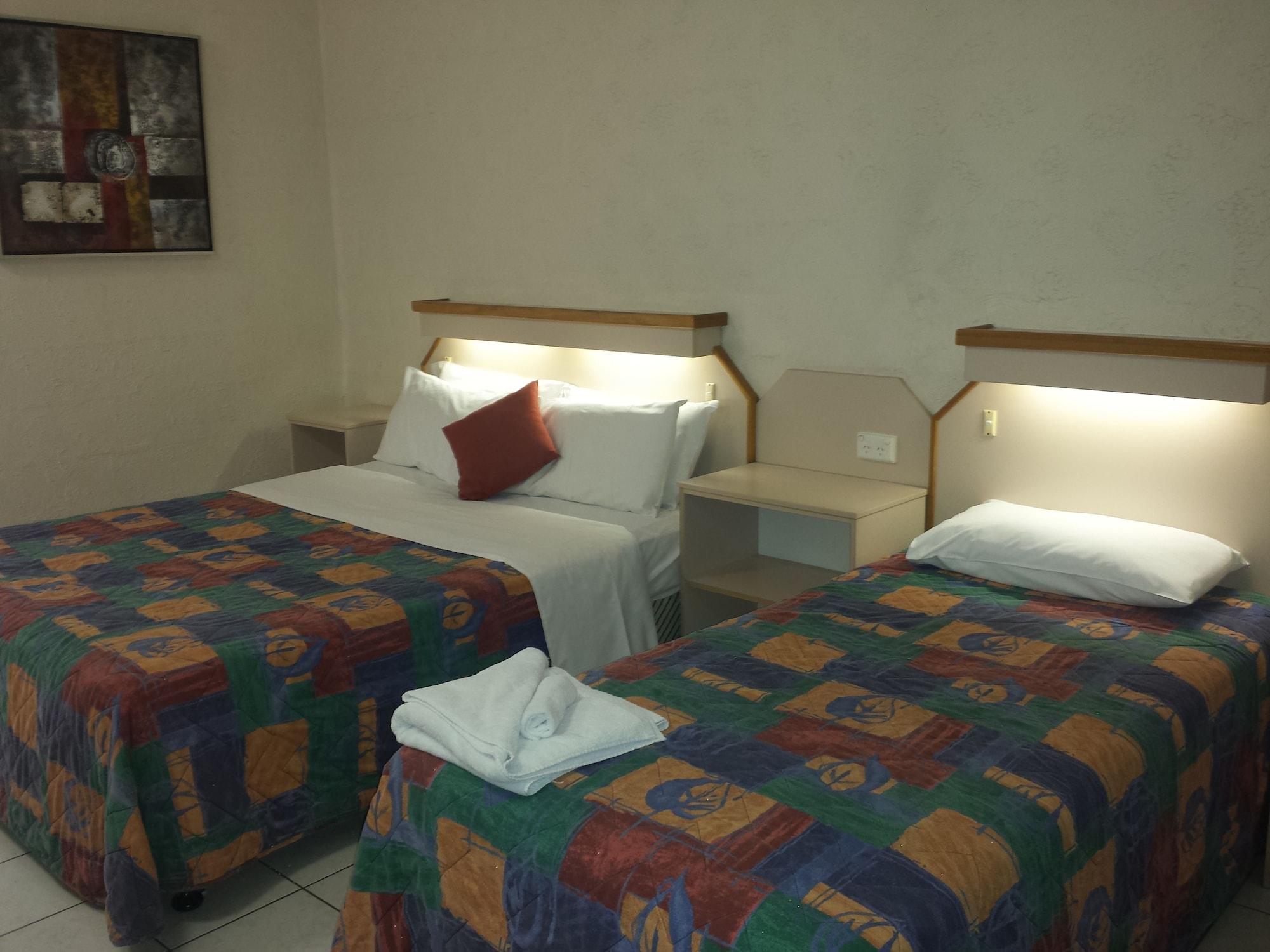 Mid City Motor Inn Gladstone Exteriör bild