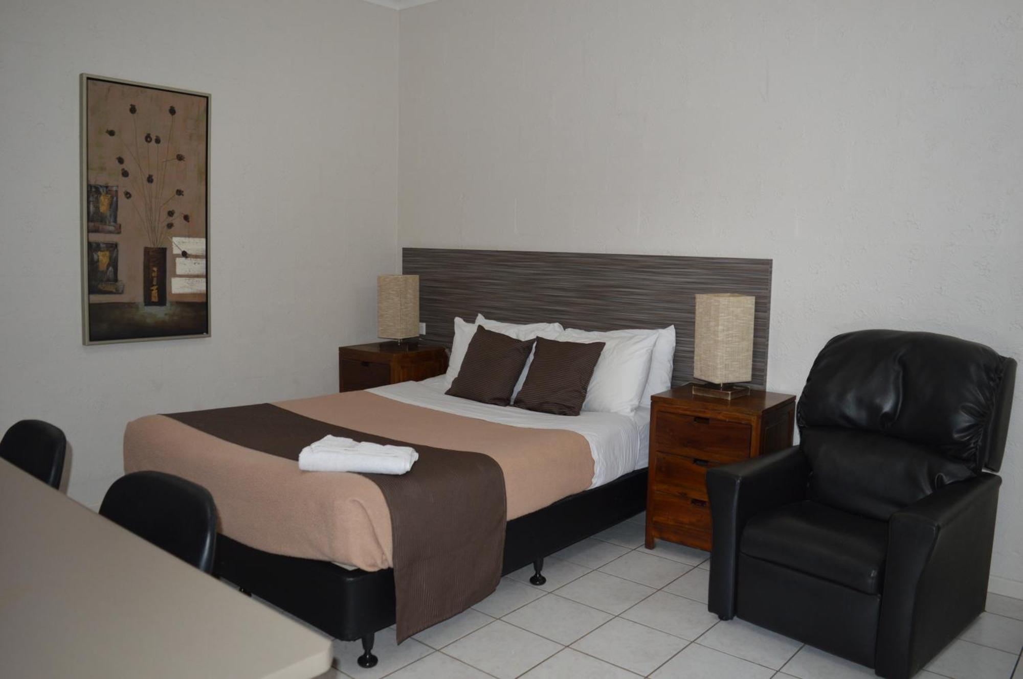 Mid City Motor Inn Gladstone Rum bild