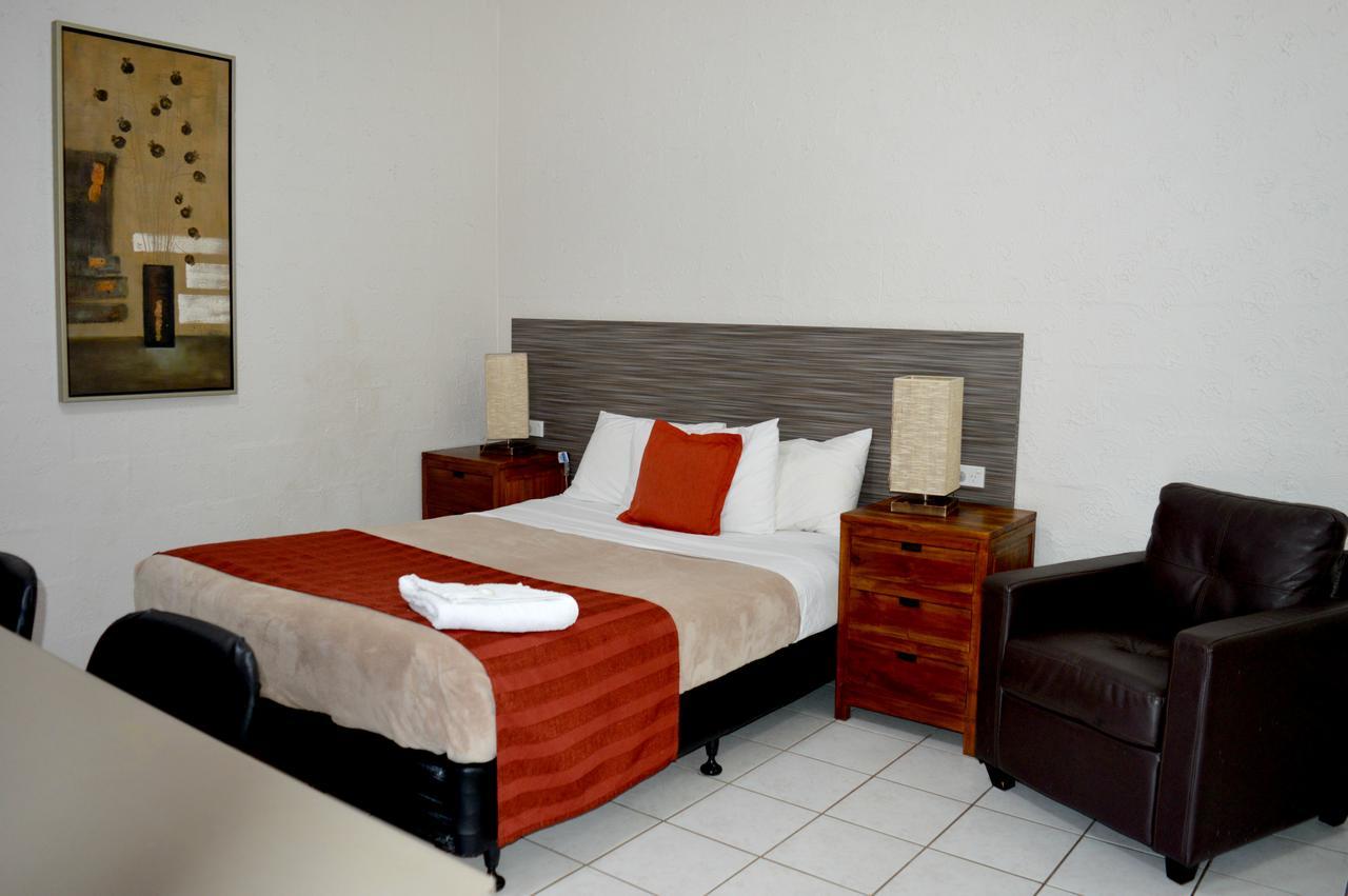 Mid City Motor Inn Gladstone Exteriör bild